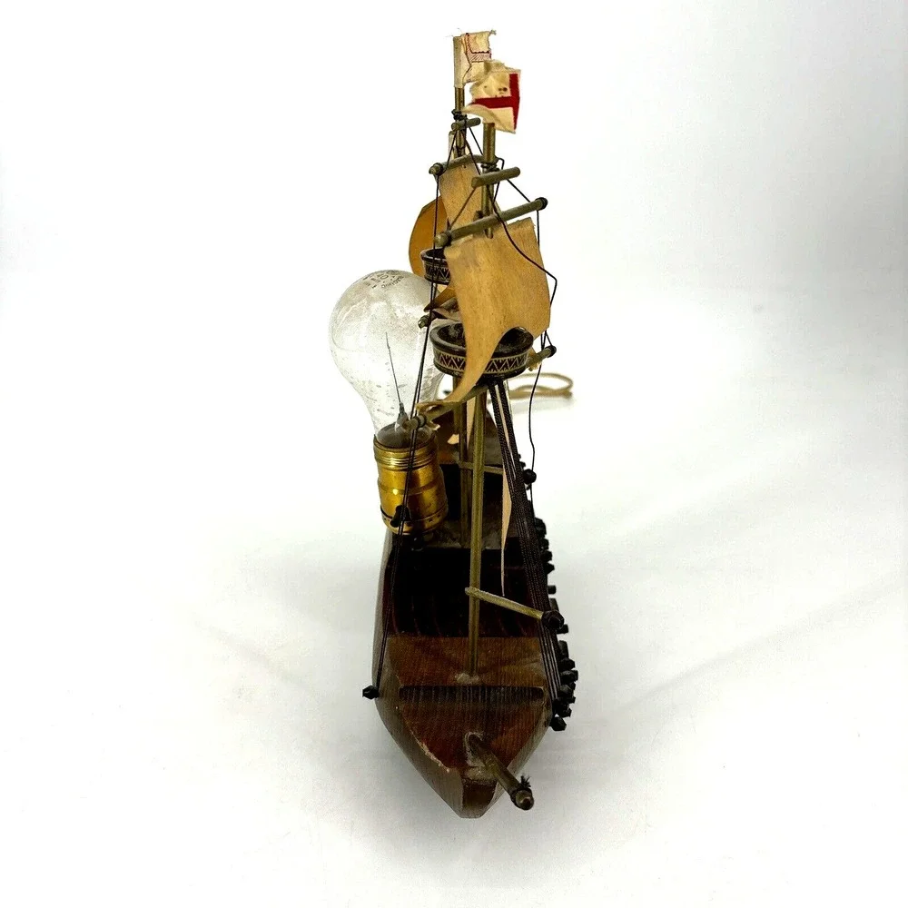 Vintage Underwriters Laboratories Portable‎ TV Lamp Wooden Ship Paper Sails